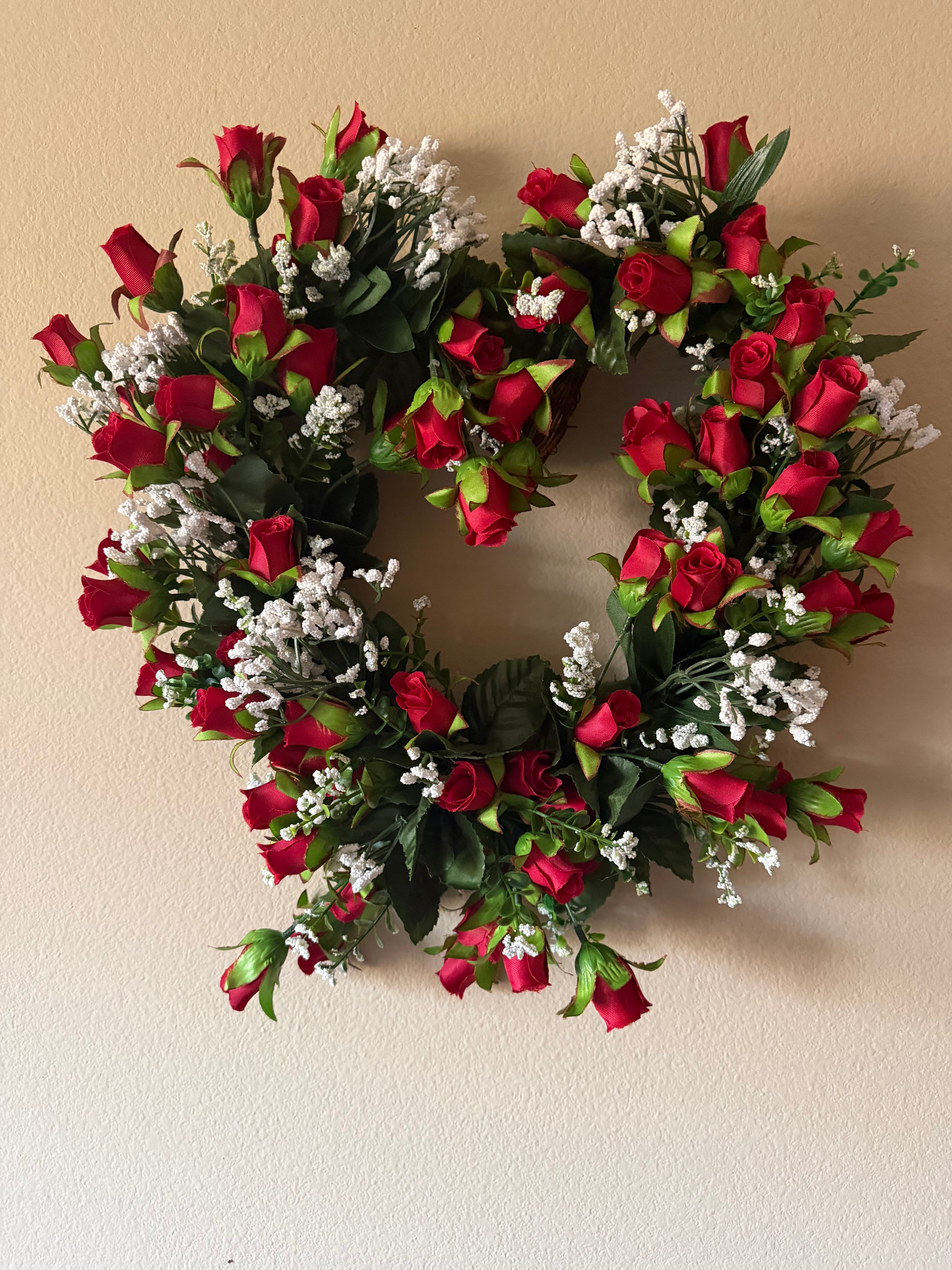 Red Rose Bud Valentine's Day Wreath – Posies and Petals Co