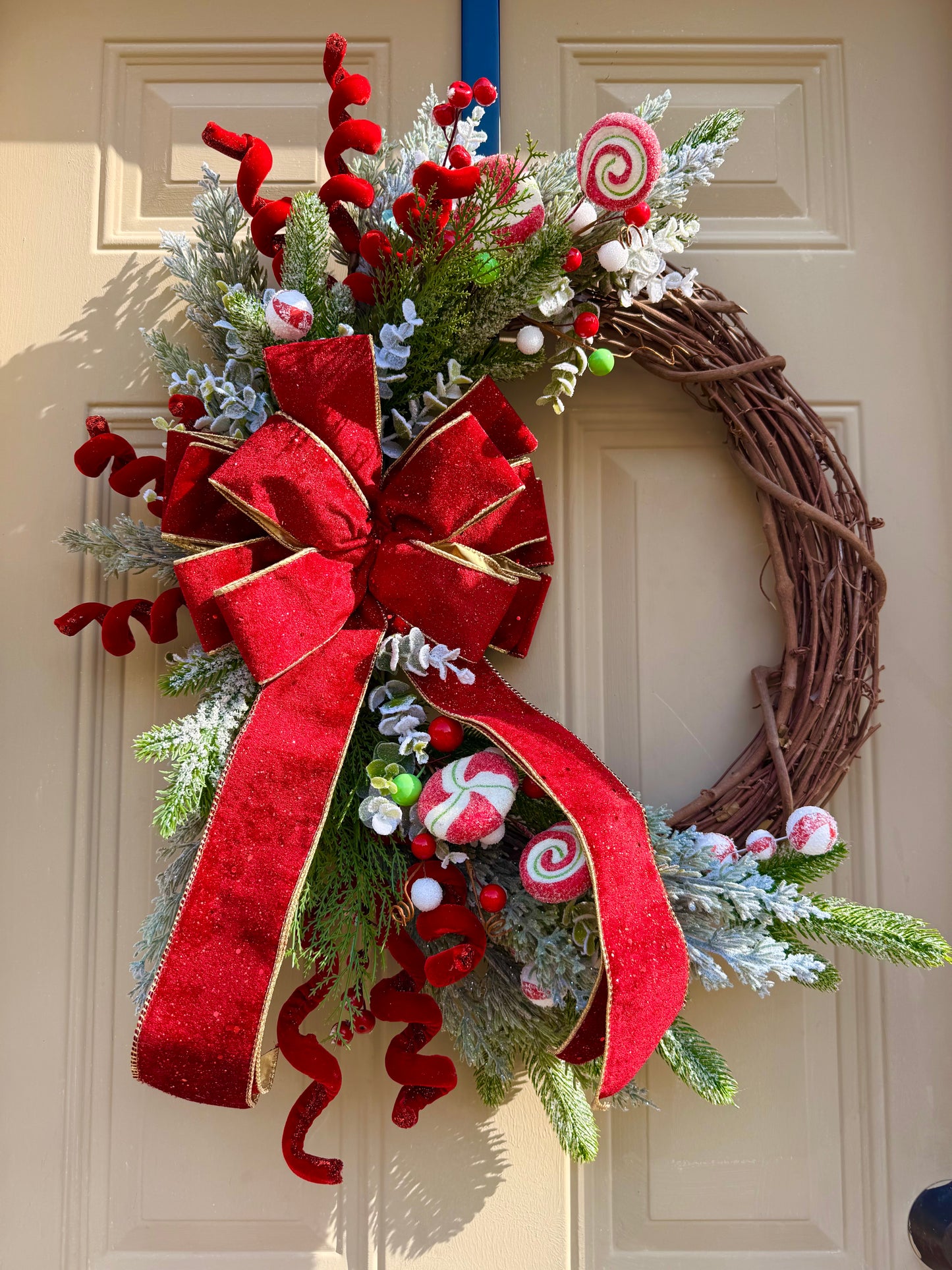 Frosted Peppermint Swirl Holiday Wreath
